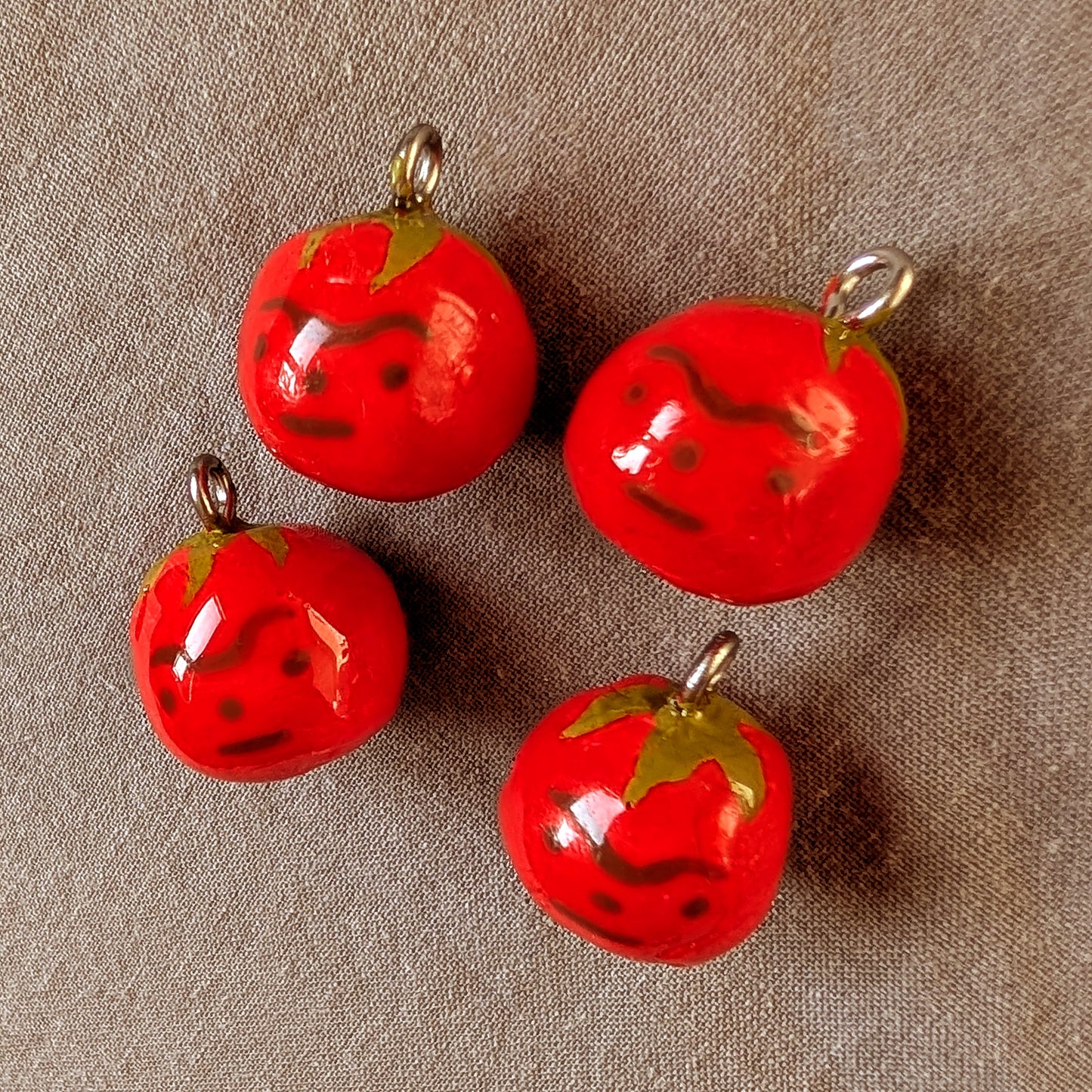 ✸ tomato charm ✸